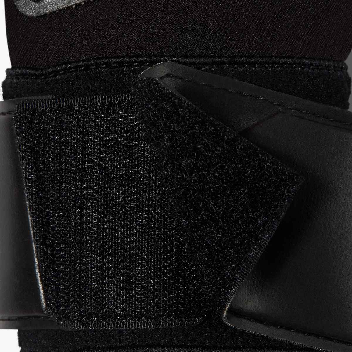 Nike Grip3 Goalkeeper Gloves - Adult